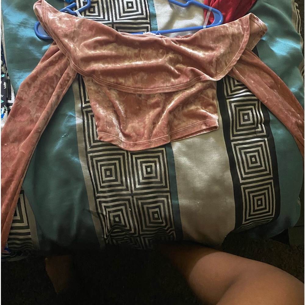 A' gaci Velvet crop top off the shoulder